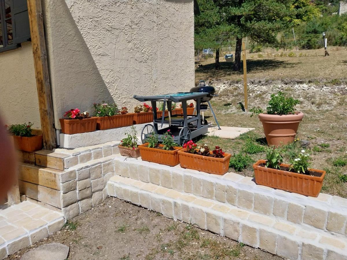 Petit Studio Dans La Prairie Saint-Auban  Exterior foto